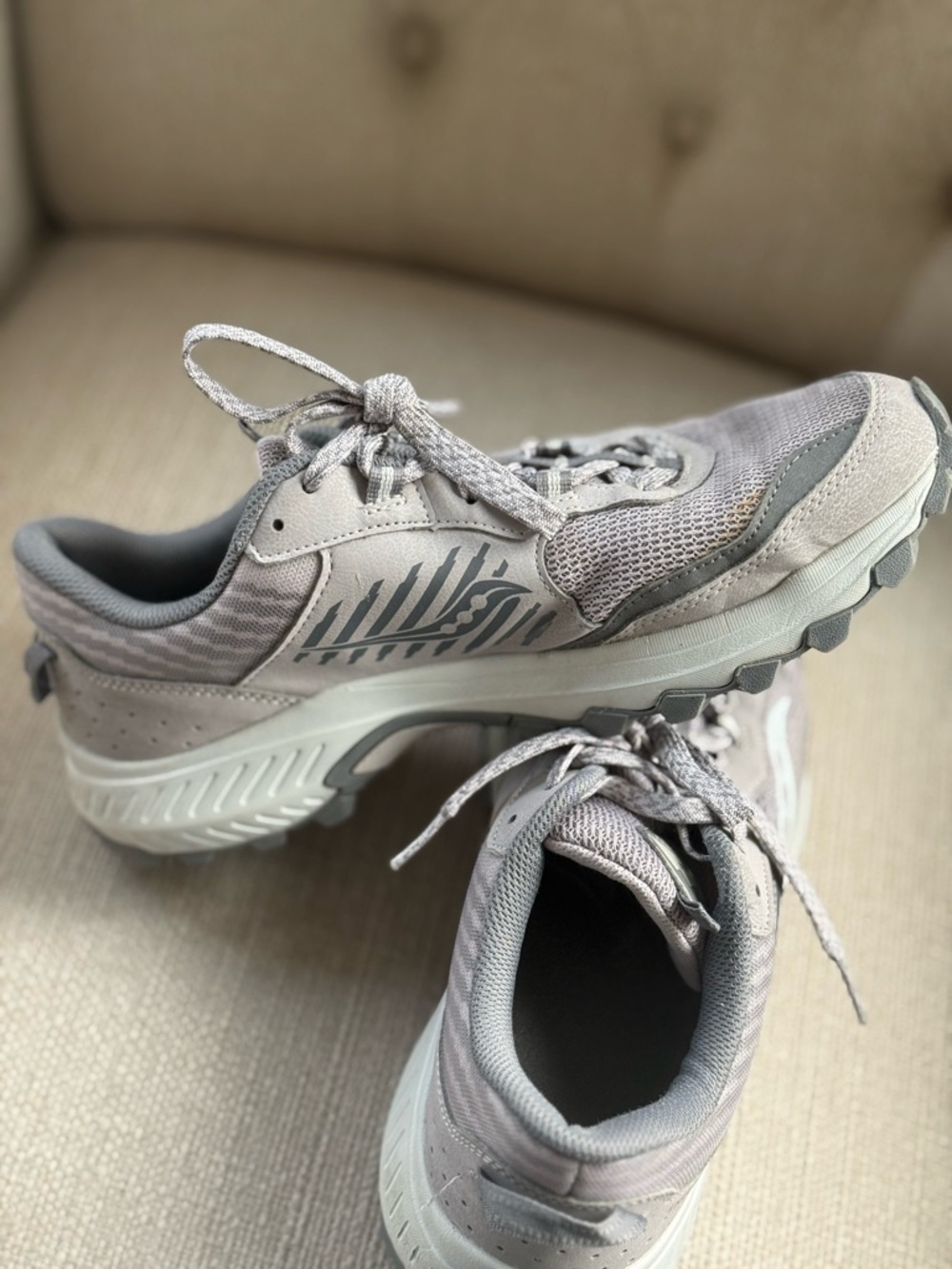 Saucony Women's Light Gray Trail Running Sneakers